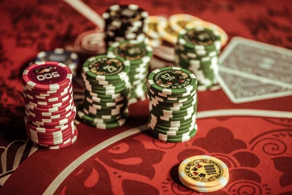 bettogelasia Dream Catcher live-dealer wheel broadcast with mobile betting interface